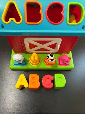 Infantino Shape Sorting Barn Complete ABC Cow Chicken Sheep Pig Sorter Toy